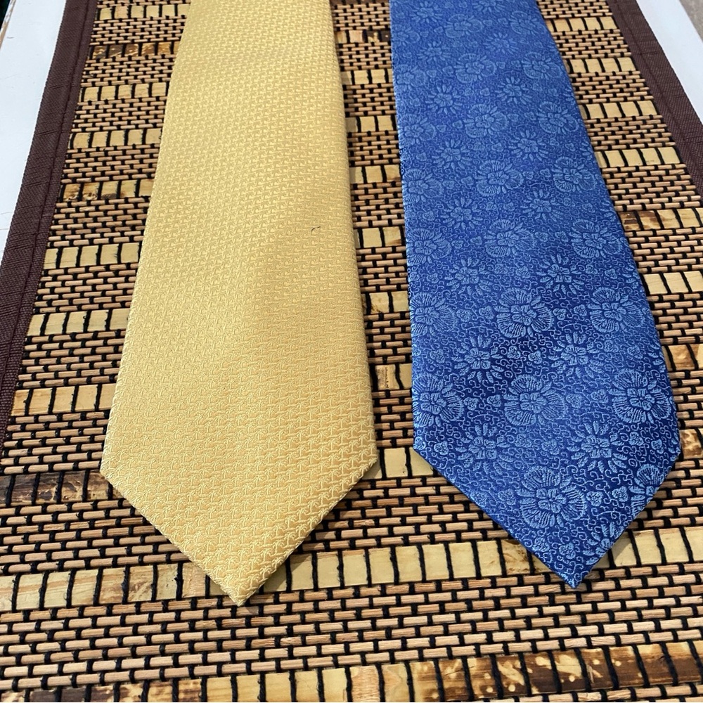 Tommy Bahama Silk Tie Bundle 100% Silk Yellow Geometric Blue Floral Neckties‎ - Picture 4 of 6